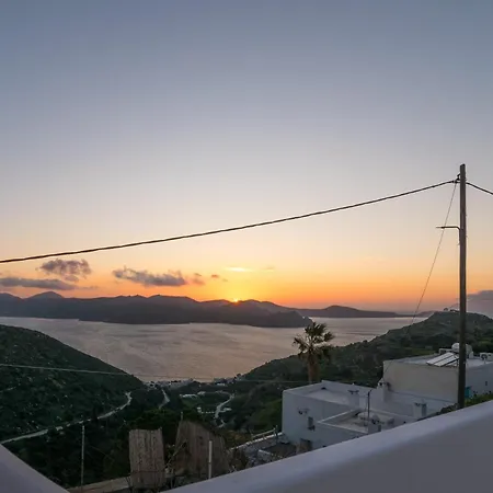 Malum Sunset View Villa Tripiti Exterior photo